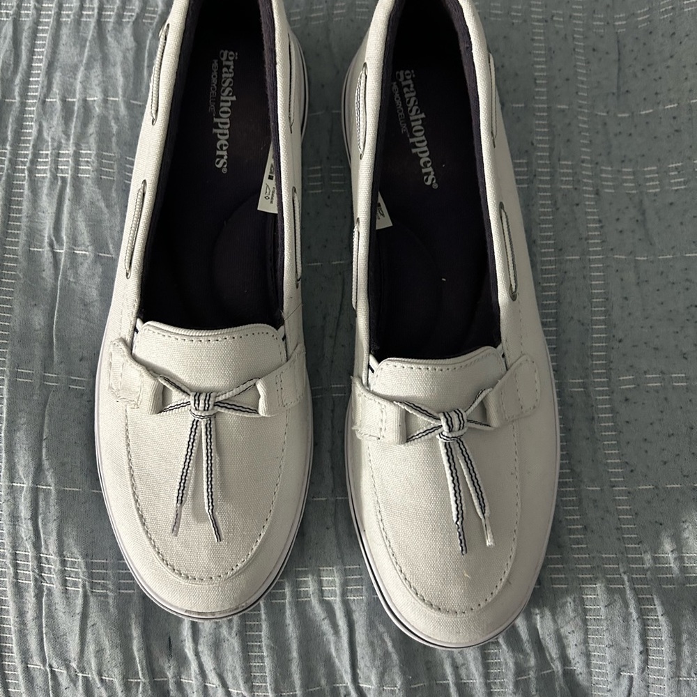 Grasshoppers Women's White Loafers with Bow Accent
